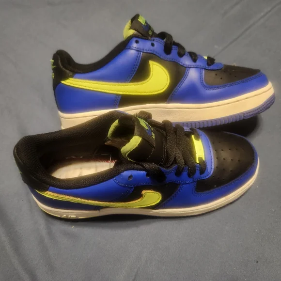Nike Kids Sneakers - Blue, Black, and Neon Yellow - Picture 4 of 6